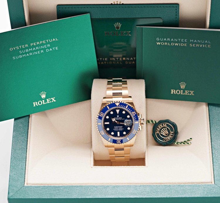 Rolex Submariner Date 2025 New Yellow Gold Blue Dial 126618lb
