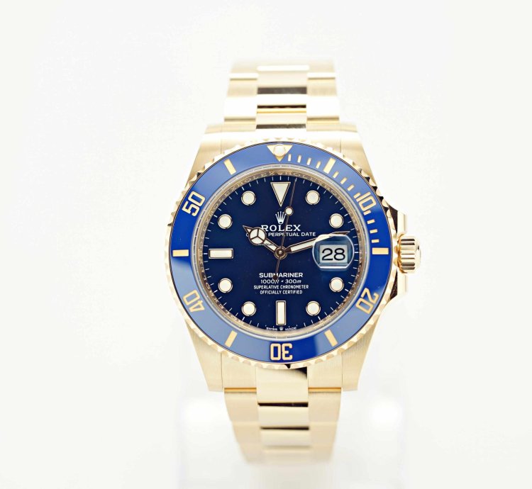 Rolex Submariner Date 2025 New Yellow Gold Blue Dial 126618lb