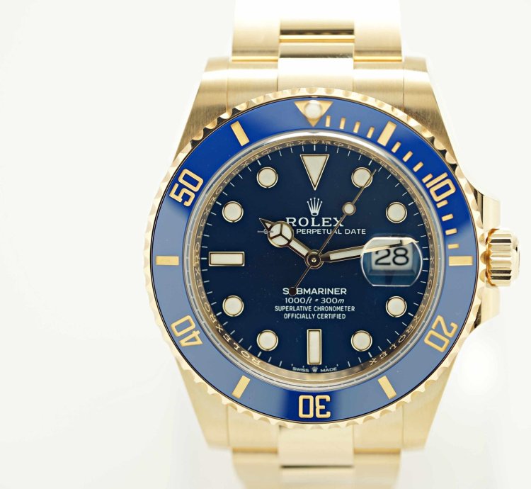 Rolex Submariner Date 2025 New Yellow Gold Blue Dial 126618lb