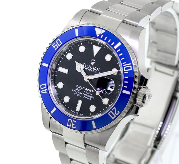 Rolex Submariner Date 40mm White Gold Black Dial Blue Bezel 126619