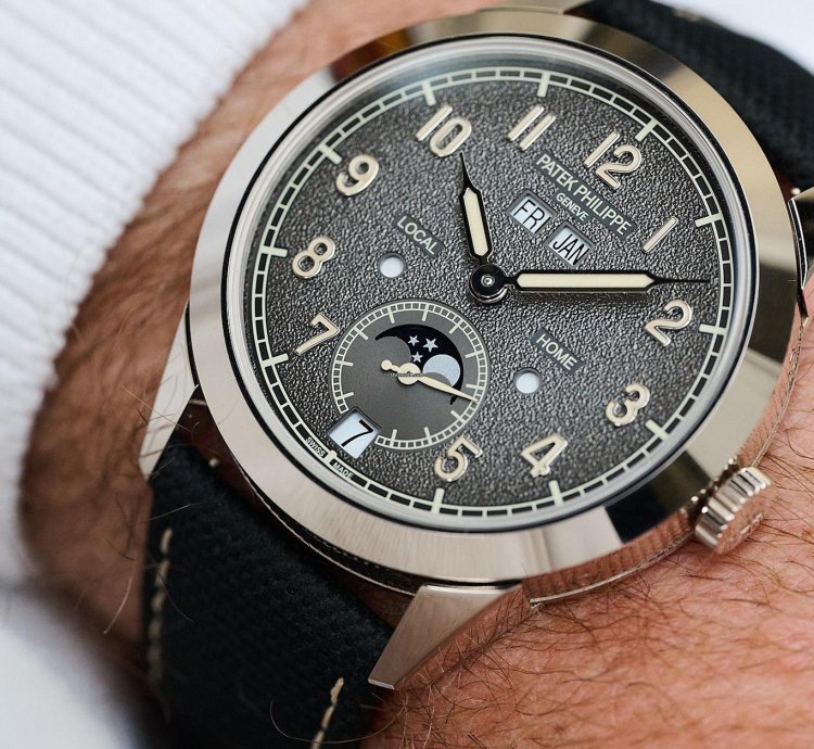 Patek Philippe Annual Calendar Travel Time 5326g-001 Complications
