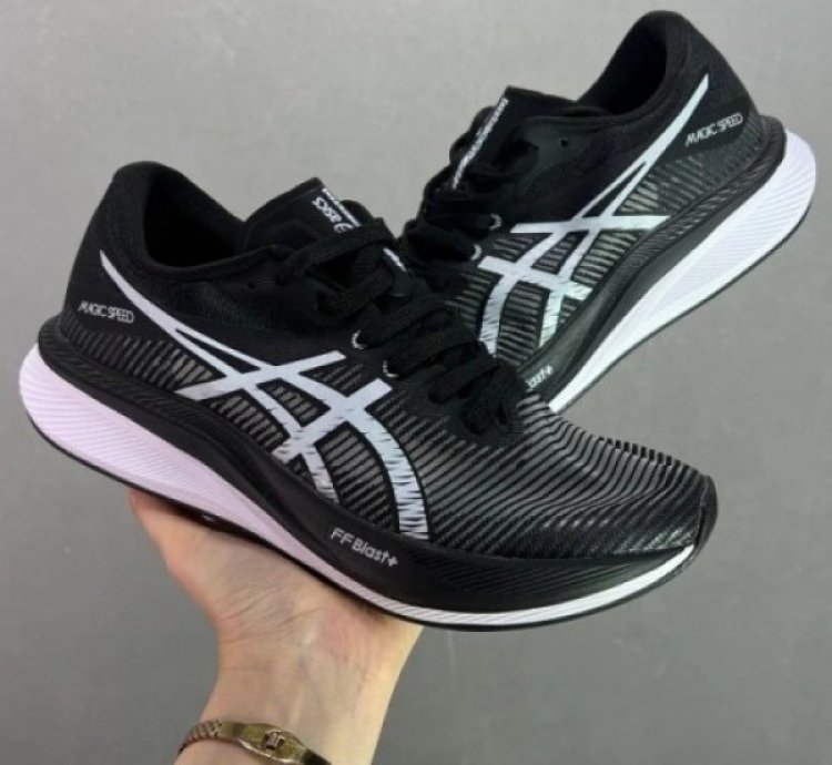 Asic S Magic Speed 3 Wide Running Shoes