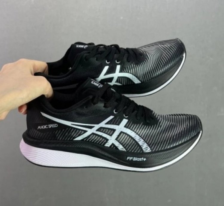 Asic S Magic Speed 3 Wide Running Shoes