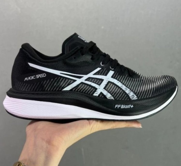 Asic S Magic Speed 3 Wide Running Shoes
