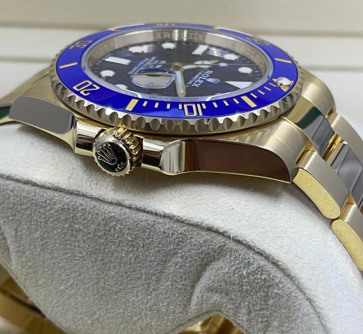 Rolex Submariner Date 41mm 126618lb 18k Yellow Gold Blue
