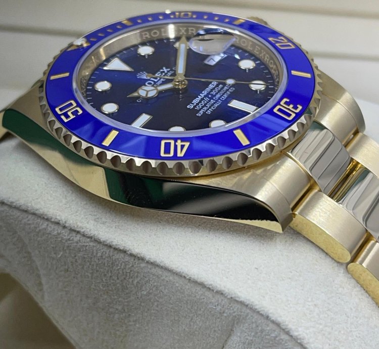 Rolex Submariner Date 41mm 126618lb 18k Yellow Gold Blue