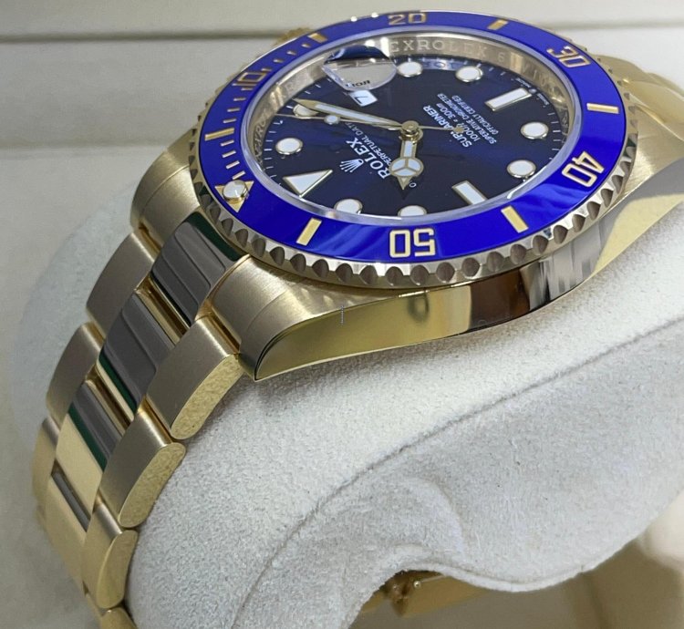 Rolex Submariner Date 41mm 126618lb 18k Yellow Gold Blue