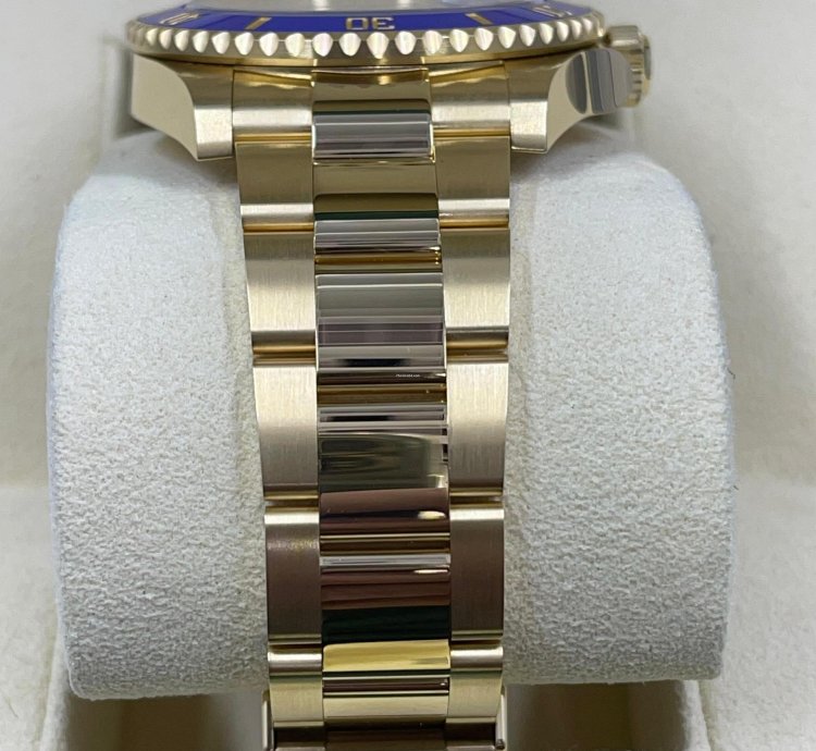 Rolex Submariner Date 41mm 126618lb 18k Yellow Gold Blue