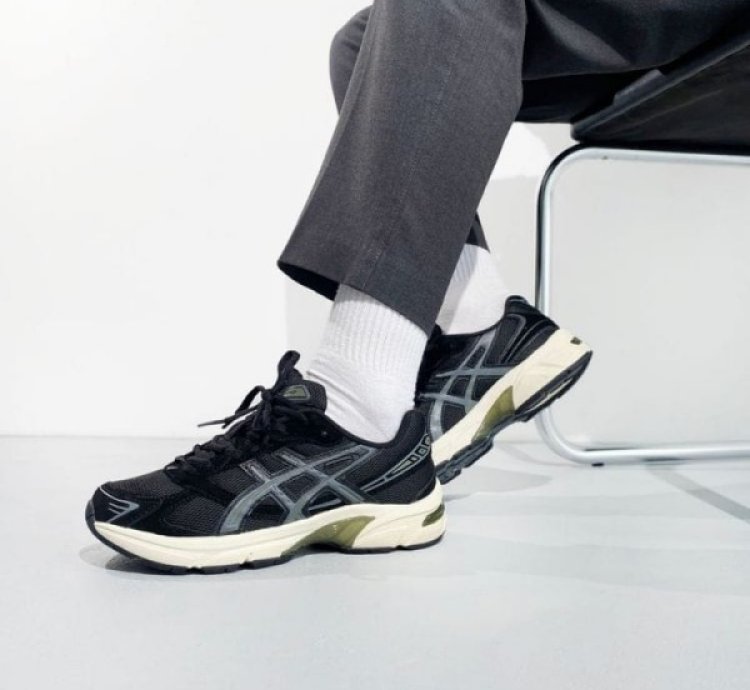 Asics Gel 1130 Black Metropolis Running Shoes