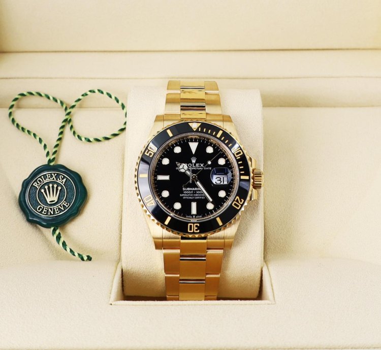 Rolex Submariner Date 41mm Yellow Gold Black Dial 126618ln