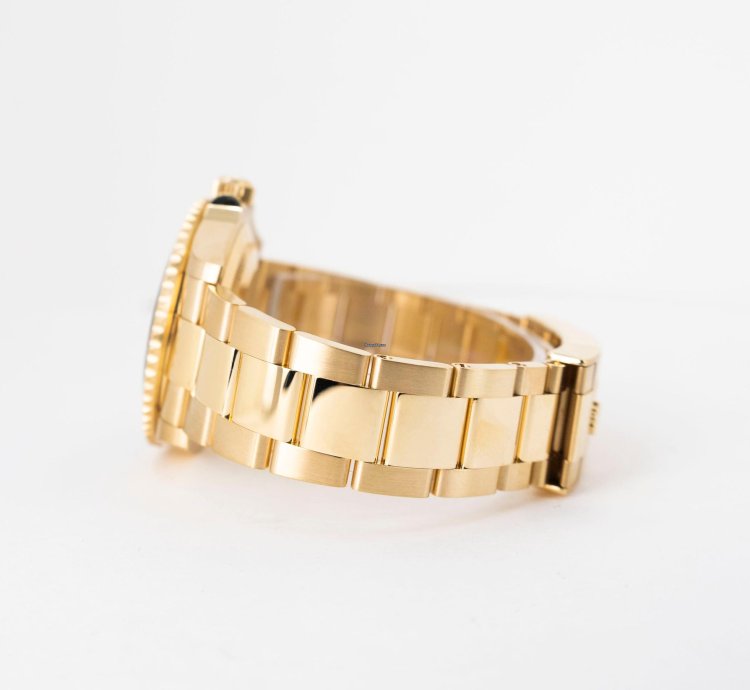 Rolex Submariner Date 41mm Yellow Gold Black Dial 126618ln
