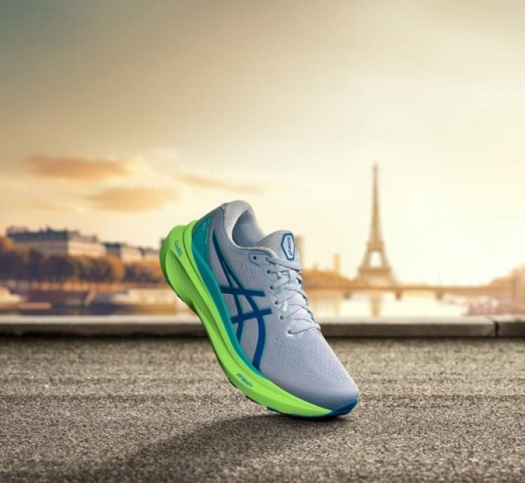 Asics Gel Nimbus 26 Lite Show Running Shoes