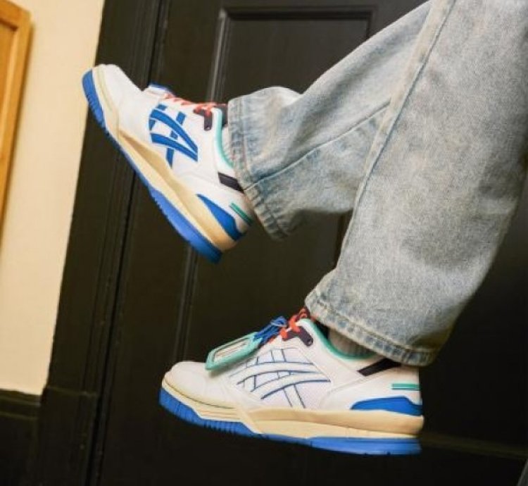 Asics Gel Spotlyte Low V2 White Navy Blue Running Shoes