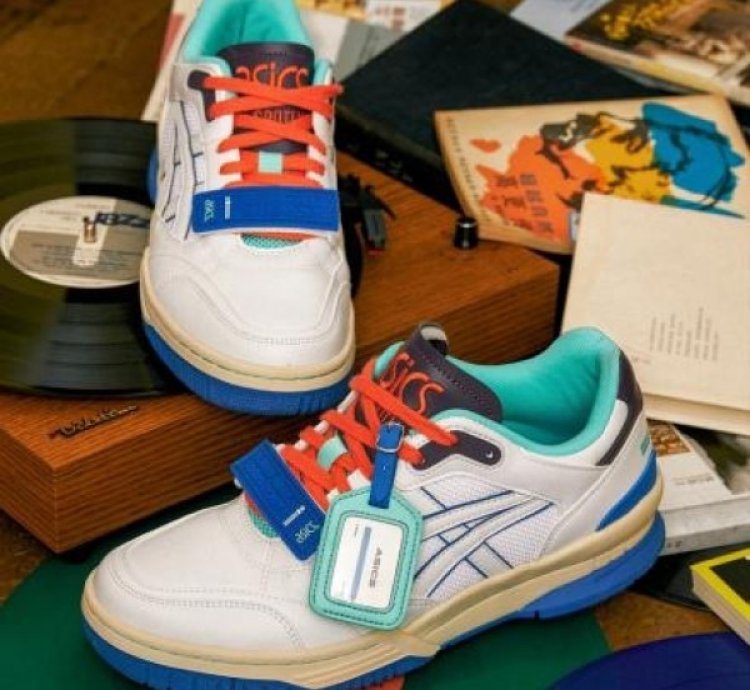 Asics Gel Spotlyte Low V2 White Navy Blue Running Shoes