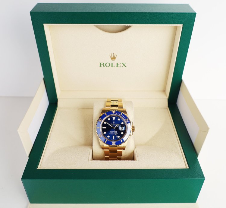 Rolex Submariner Date 41mm Yellow Gold Blue Bezel Blue Dial 126618lb