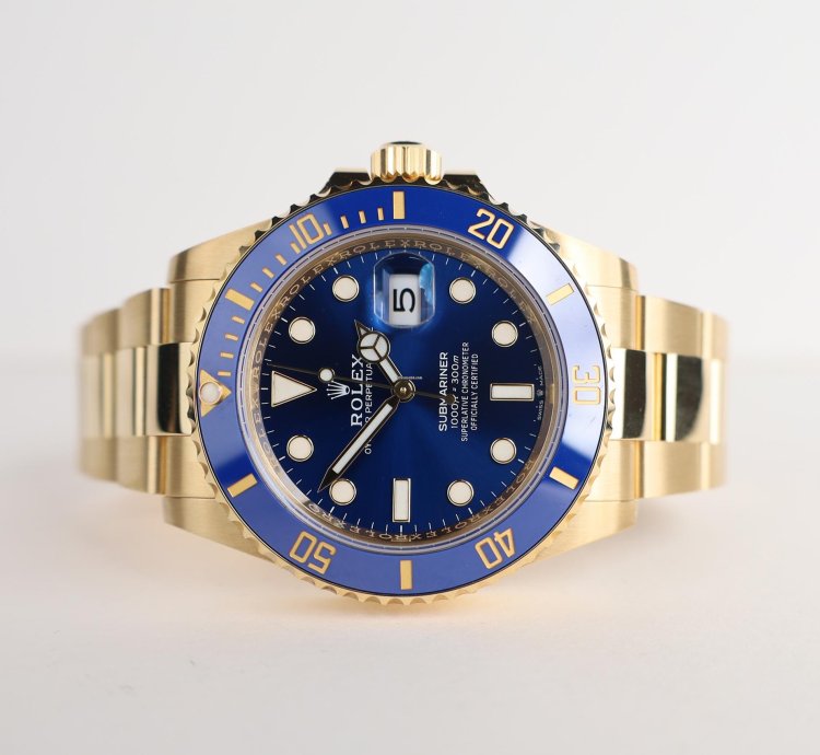 Rolex Submariner Date 41mm Yellow Gold Blue Bezel Blue Dial 126618lb
