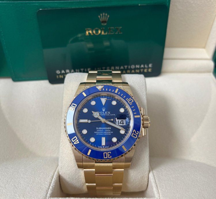 Rolex Submariner Date 41mm Yellow Gold Date Blue Bezel Blue Dial 126618lb
