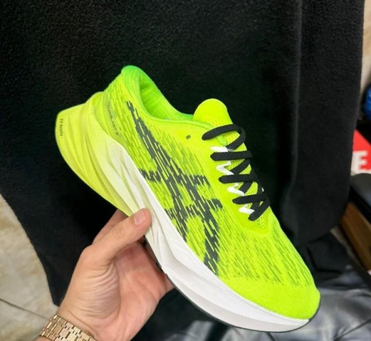 Asics Nova Blast 3 Neon Running Shoes