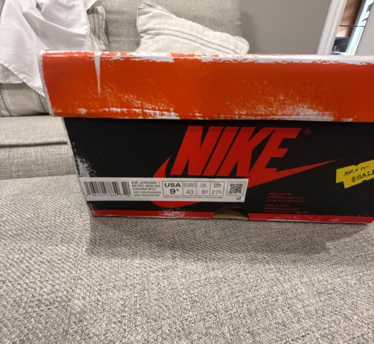 Nike Air Jordan Retro 1 High Og Lost And Found Chicago