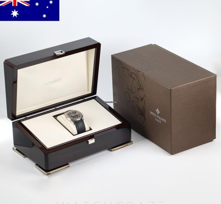 Patek Philippe Aquanaut 2008 Patek Philippe Auqanaut Black Date 40mm 5167a-001