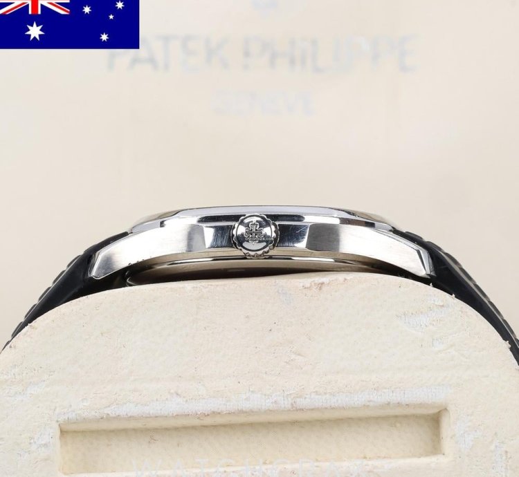Patek Philippe Aquanaut 2008 Patek Philippe Auqanaut Black Date 40mm 5167a-001