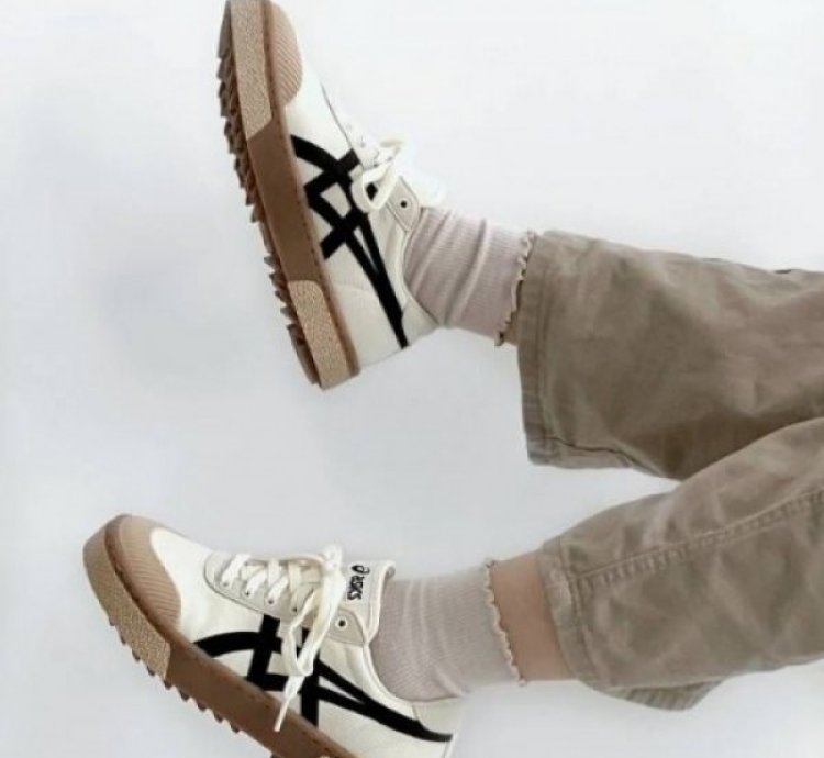 Asiics Court Trail Brown Black White Sneakers