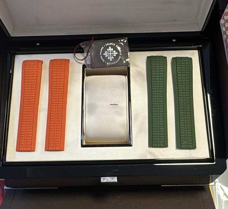 Patek Philippe Aquanaut 2009 Jumbo Aquanaut 5167a-001 With Pp Service Extra Tropic Straps