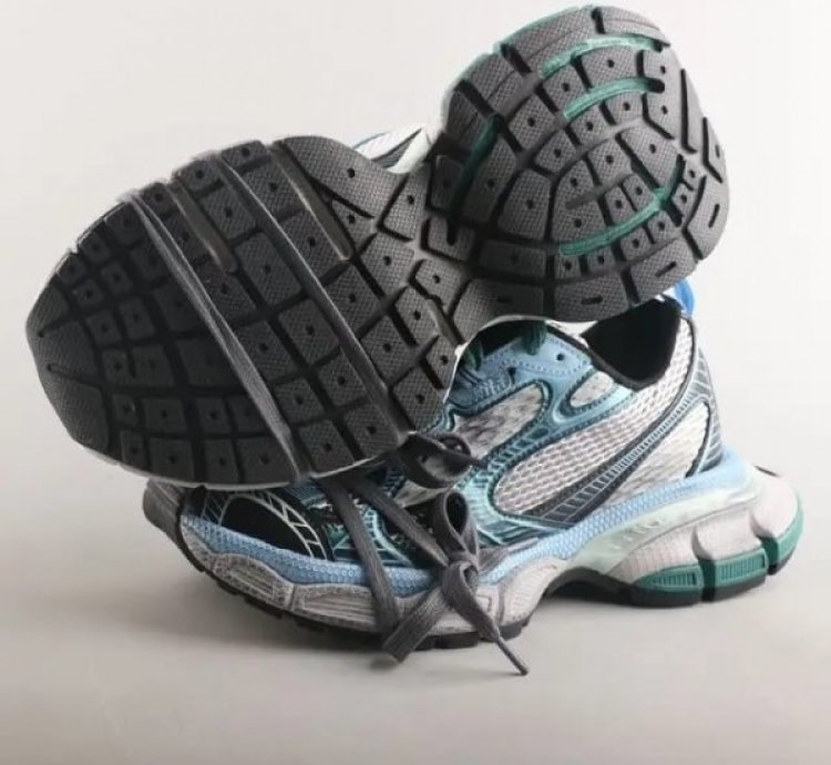 Balenciaga 3xl Me S Trainers In White Blue Sneakers