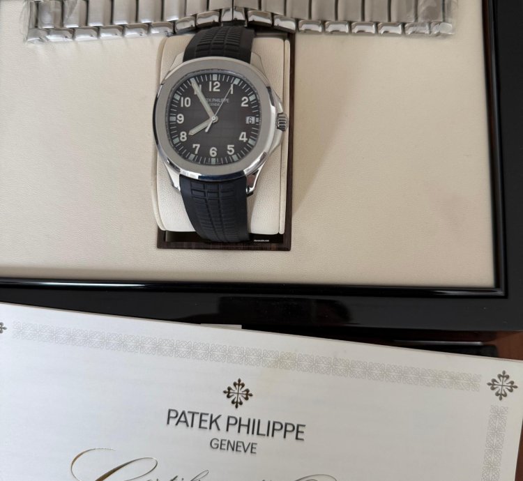 Patek Philippe Aquanaut 2019 Like-new Full Set With Bracelet