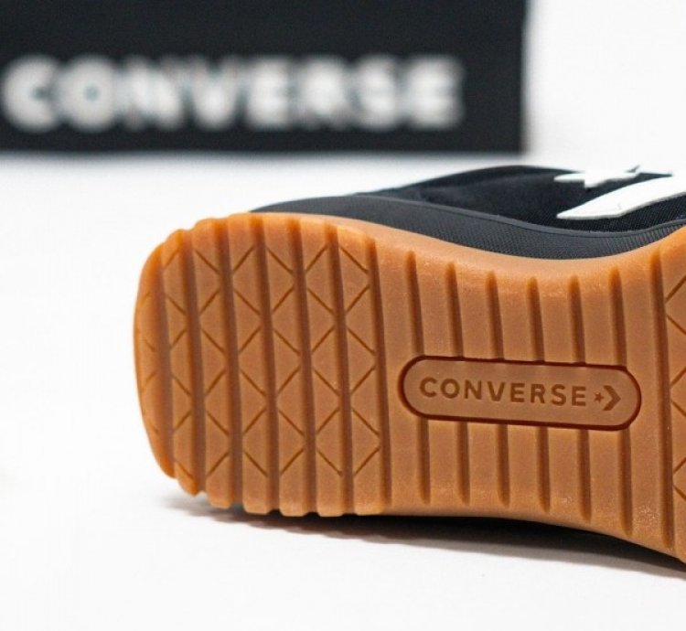 Convers E Run Star Trainer Black Sneakers