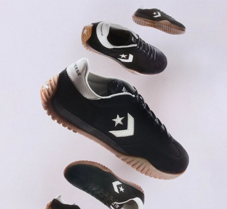 Convers E Run Star Trainer Black Sneakers