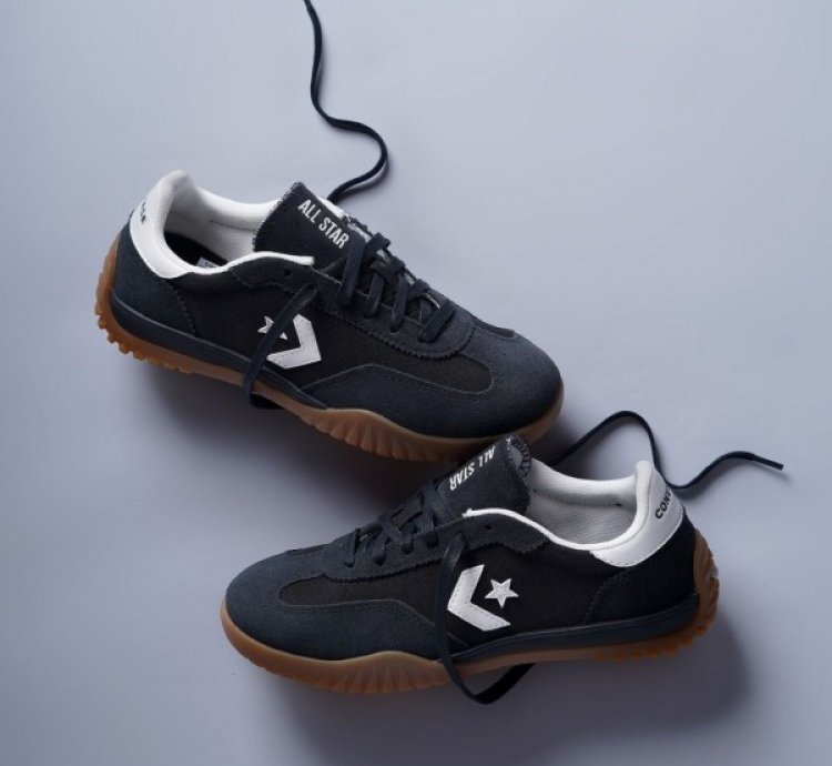 Convers E Run Star Trainer Black Sneakers
