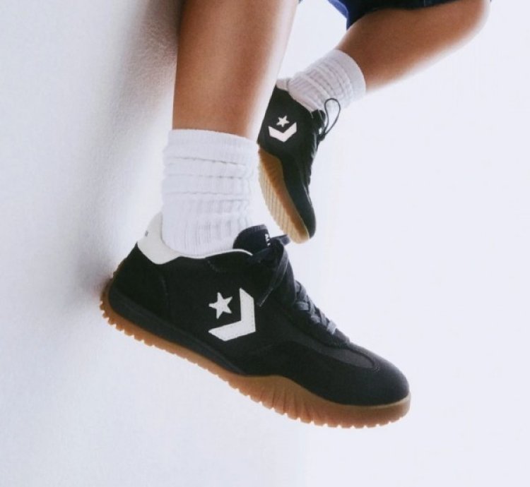 Convers E Run Star Trainer Black Sneakers