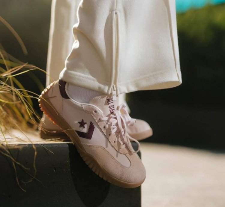 Convers E Run Star Trainer Blush Hush Orchid Sneakers