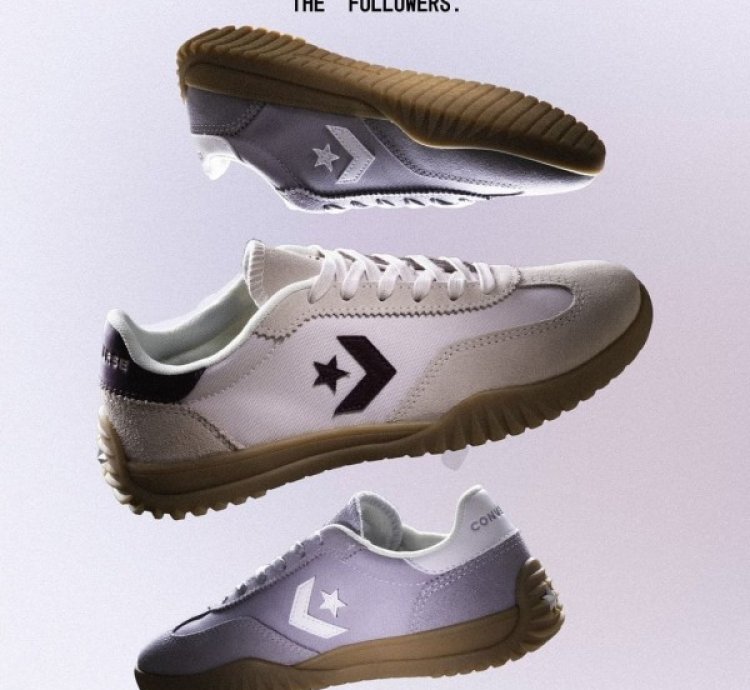 Convers E Run Star Trainer Ghost Town Sneakers