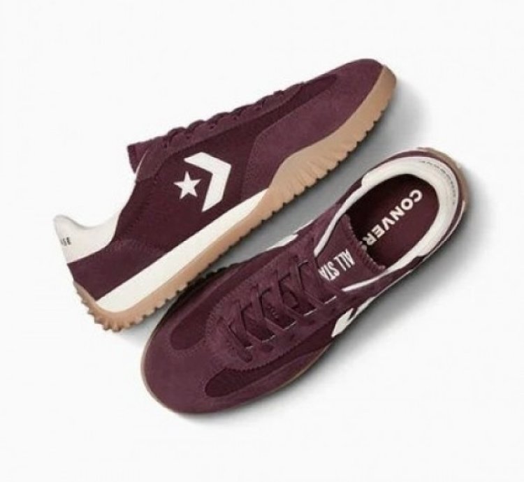 Convers E Run Star Trainer Maroon Sneakers