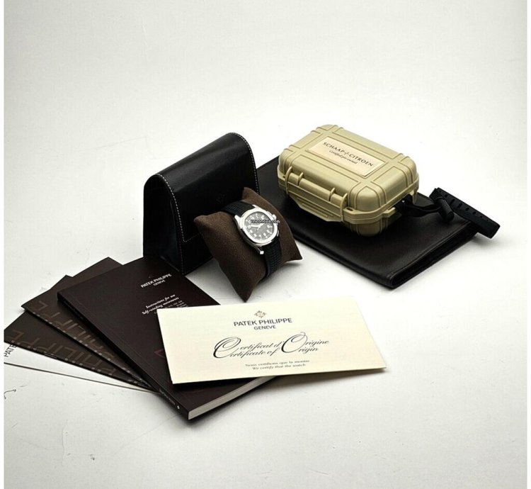 Patek Philippe Aquanaut 38 Steel Rubber Black Embossed 2008 Papers