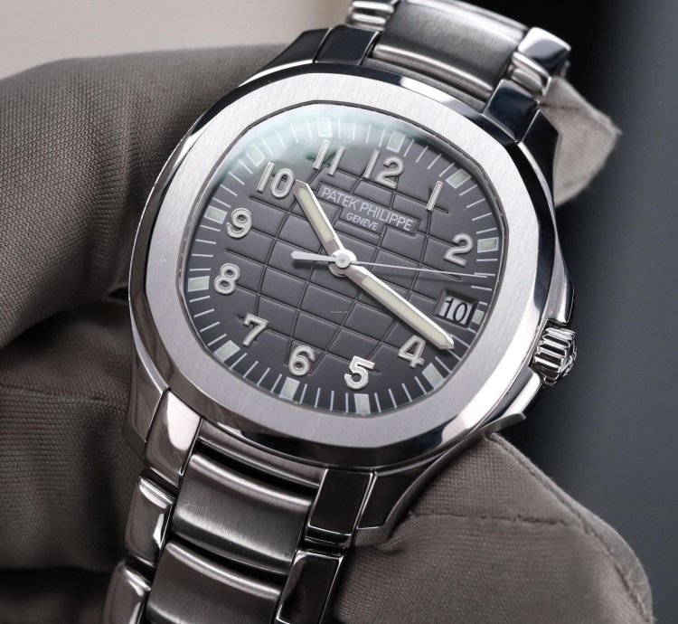 Patek Philippe Aquanaut 40mm Complete Set 5167a Steel Black Dial Bracelet Black Strap Mint 5167a-001