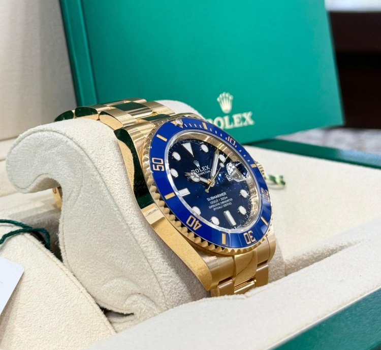 Rolex Submariner Date Blue Dial Yellow Gold 41mm 2023