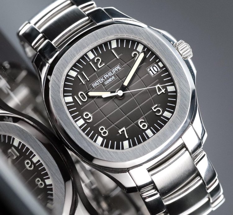 Patek Philippe Aquanaut 40mm Complete Set 5167a Steel Black Dial Bracelet Black Strap Mint 5167a-001