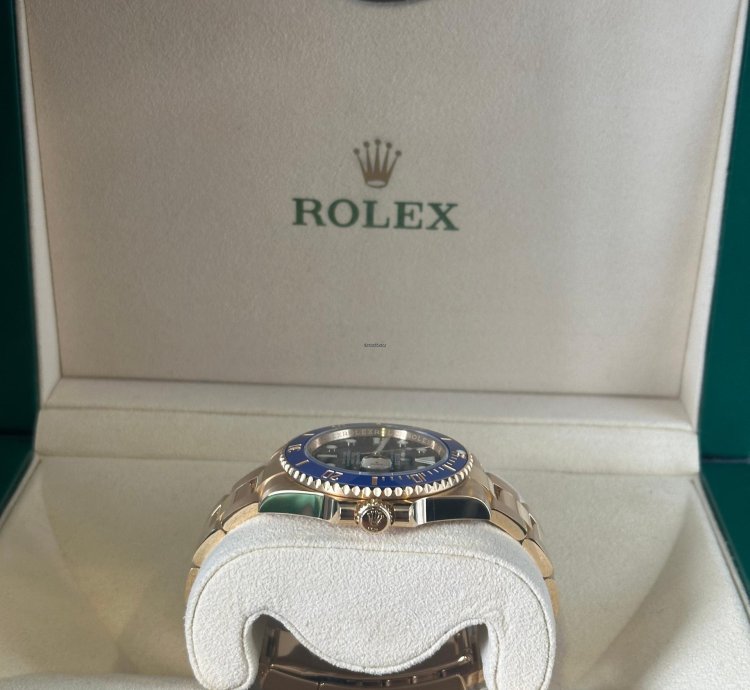 Rolex Submariner Date Bluesy 18ct Gold 2022