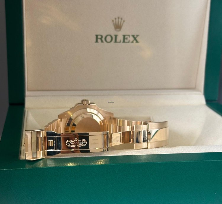 Rolex Submariner Date Bluesy 18ct Gold 2022