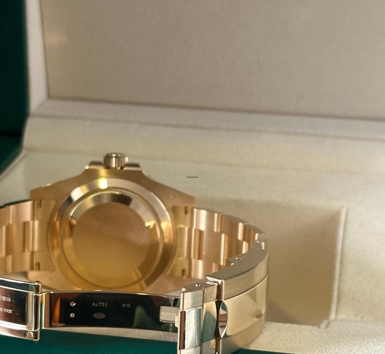 Rolex Submariner Date Bluesy 18ct Gold 2022