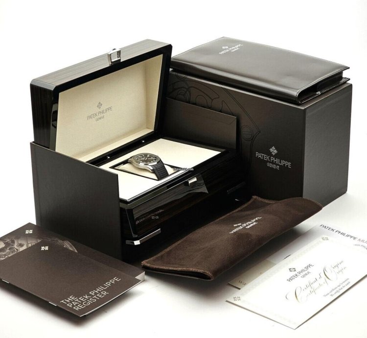 Patek Philippe Aquanaut 41 Steel Rubber Black Embossed 2021 Box Papers