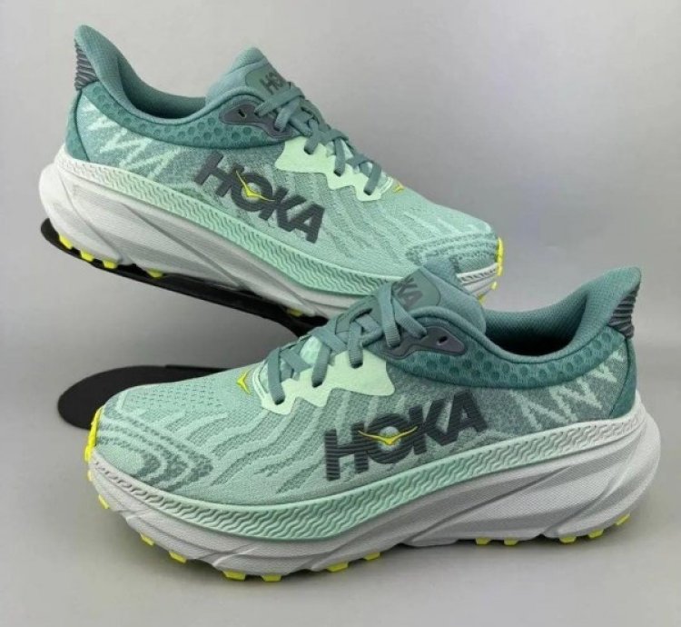 Hok A Challenger Atr 7 Wide Mist Green Sneakers
