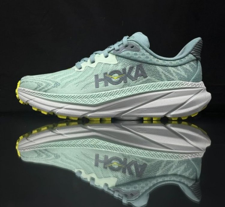 Hok A Challenger Atr 7 Wide Mist Green Sneakers