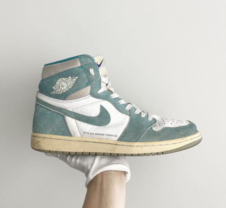 Steal 2019 Air Jordan 1 Turbo Green - Size 10 5