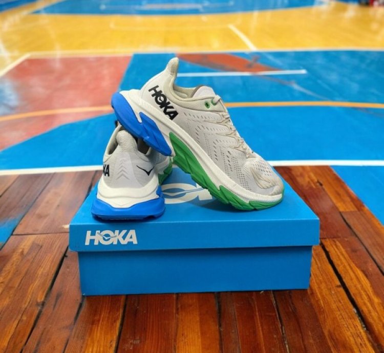 Hok A Men S Clifton Edge Running Shoes