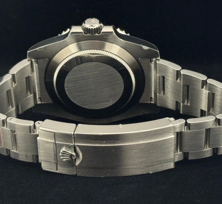 Rolex Submariner Date Full Stickersbut Back Case And White Tag