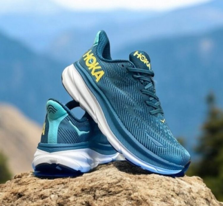 Hoka Clifton 9 Navy Blue Sneakers